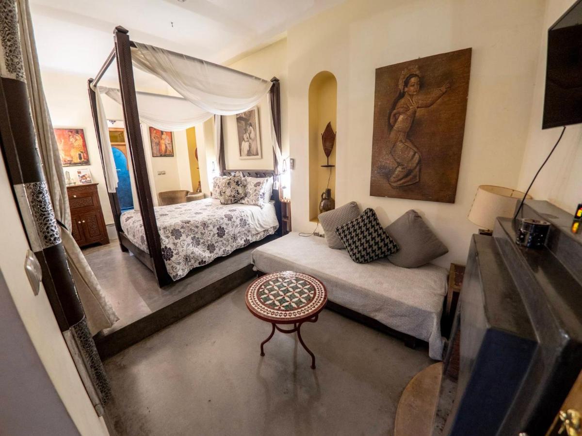 Des Eaux Et Riad
