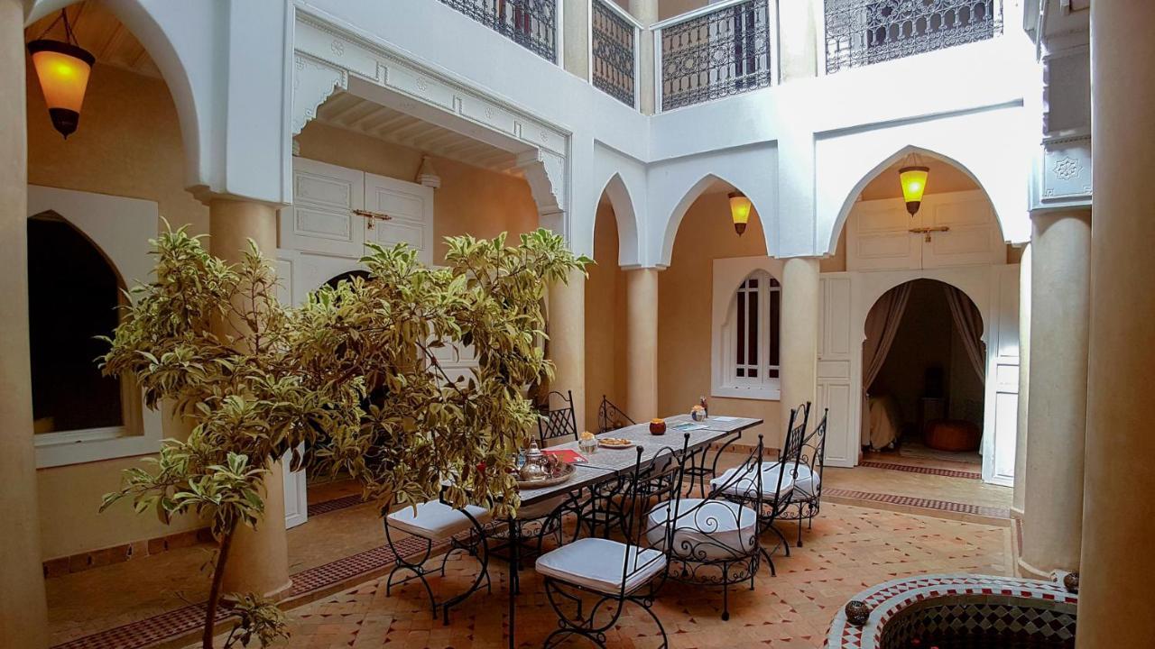 Riad Awinati Location Privatisee ,piscine Chauffee , Beau Rooftop Marrakesh
