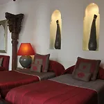 Riad Assakina