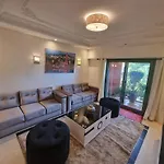 Deluxe Apartment In The Center Of City With Free Wifi