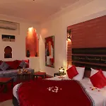 Riad La Porte Rouge By La Siredrah