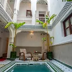 Riad Les Dunes And Spa