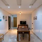 Two Bed Luxury Appt With Air Conditioning Parking And Pool