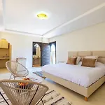 La Villa Houda Piscine Parking Prive 15 Min Marrakech - Ark Realty