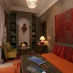 Riad Jaune Safran Entire House