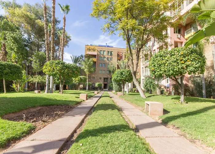 Romantic Retreat Next To M Avenue