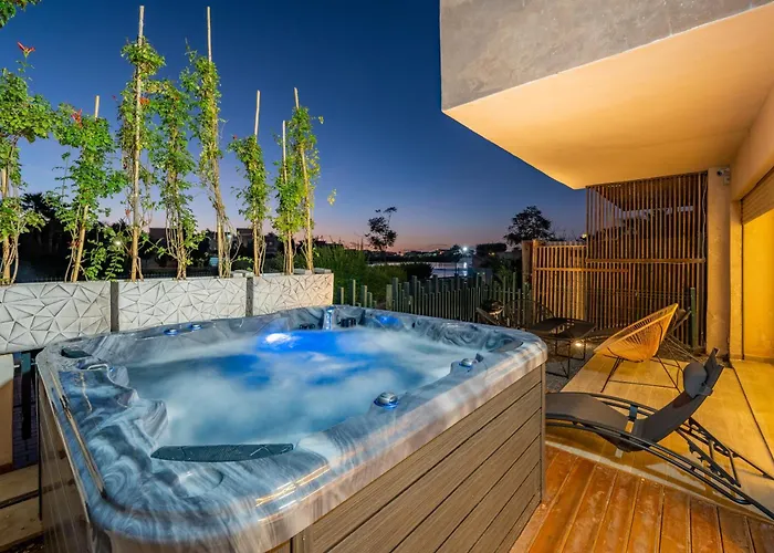 Luxury Apartment With Hot Tub And Spectacular Views