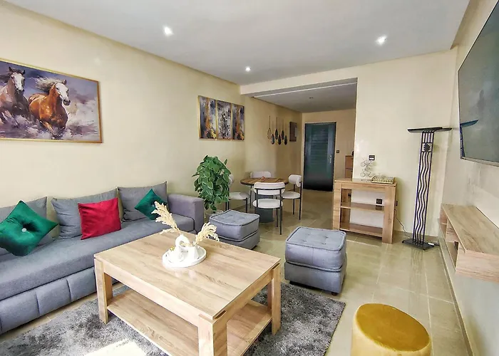 Chic & Comfort Apartment