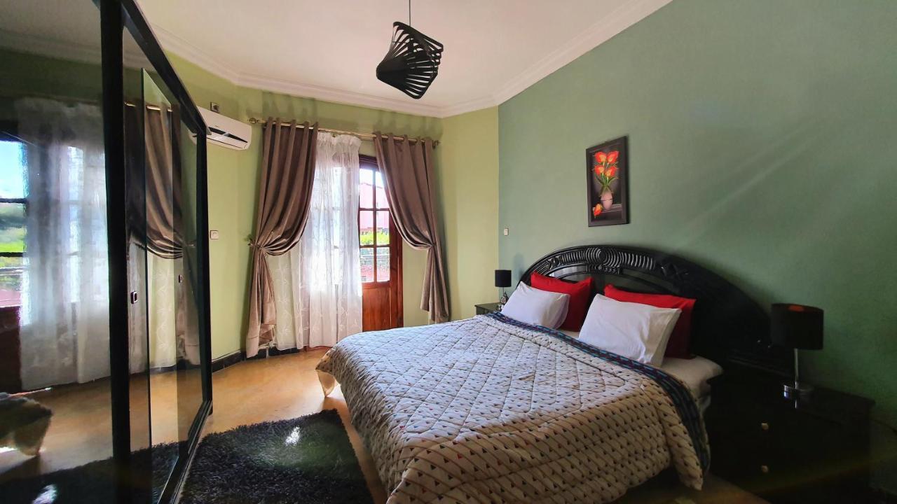 Oranger Family House Center, Private Large House, Terasse Garden View, Free Parking