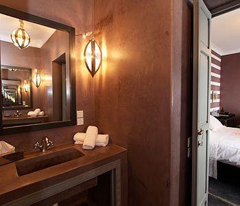 Utopia And Riad