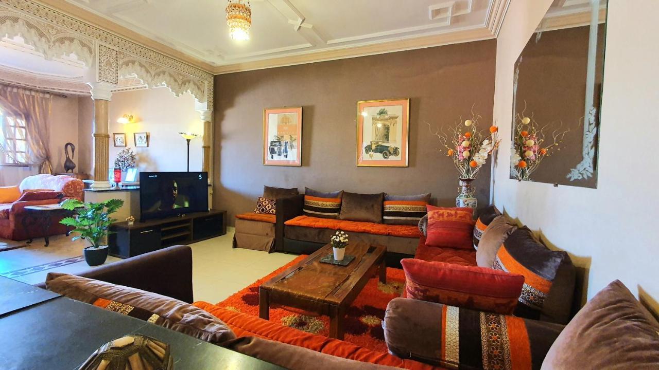 Oranger Family House Center, Private Large House, Terasse Garden View, Free Parking Apartment *