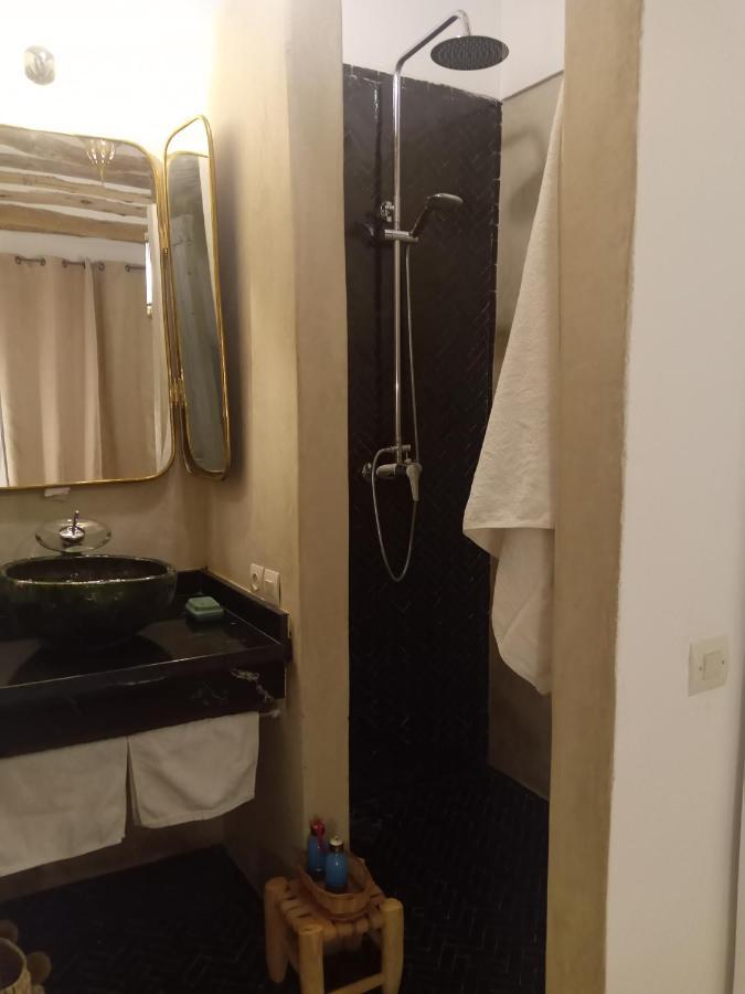 Riad103 Piscine Chauffée Sur Le Rooftop, Jacuzzi Hot&hammam Massage Riad *