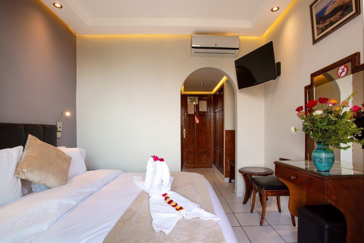 Akabar Hotel