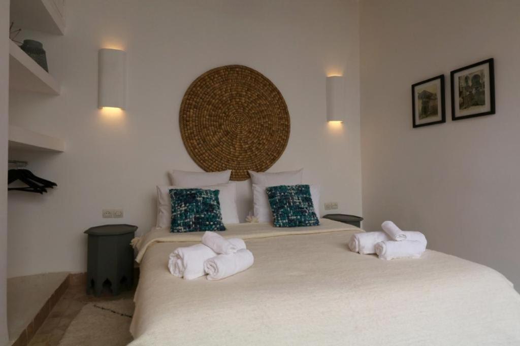Riad103 Piscine Chauffée Sur Le Rooftop, Jacuzzi Hot&hammam Massage Riad Marrakesh