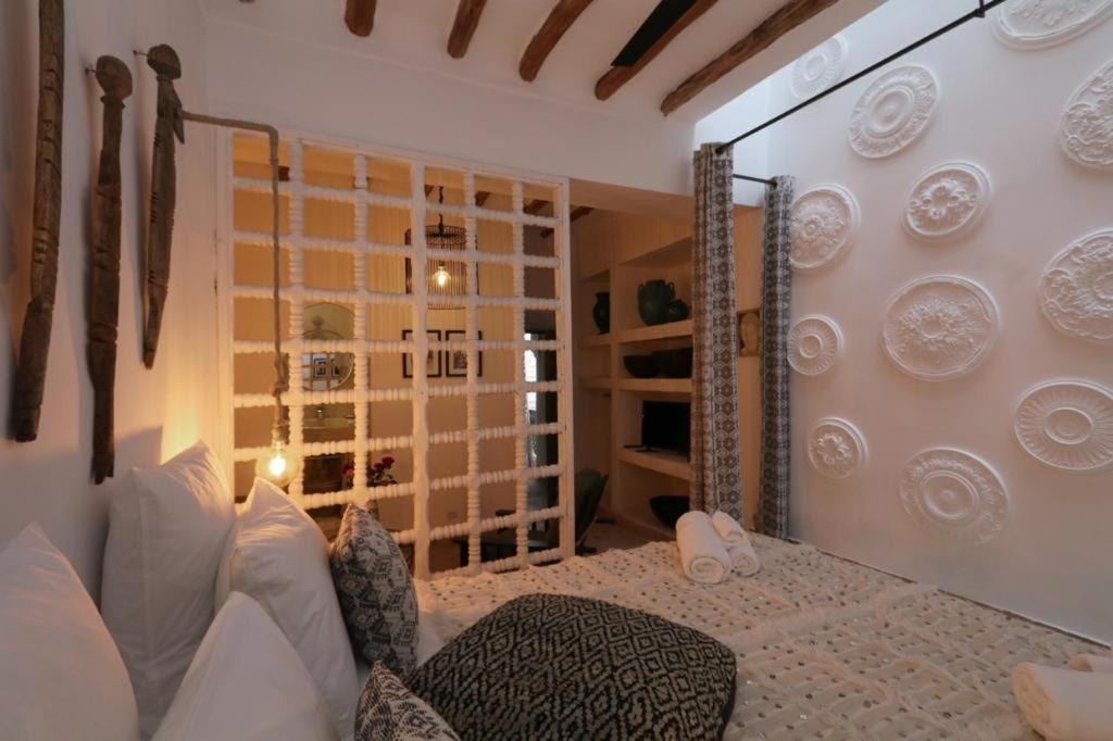 Riad103 Piscine Chauffée Sur Le Rooftop, Jacuzzi Hot&hammam Massage * Marrakesh