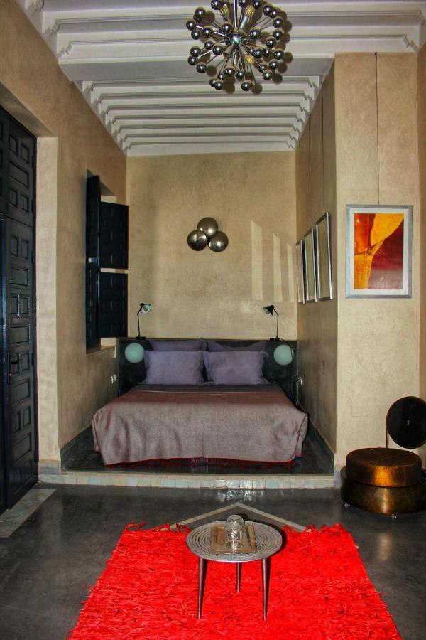 Riad Heva *