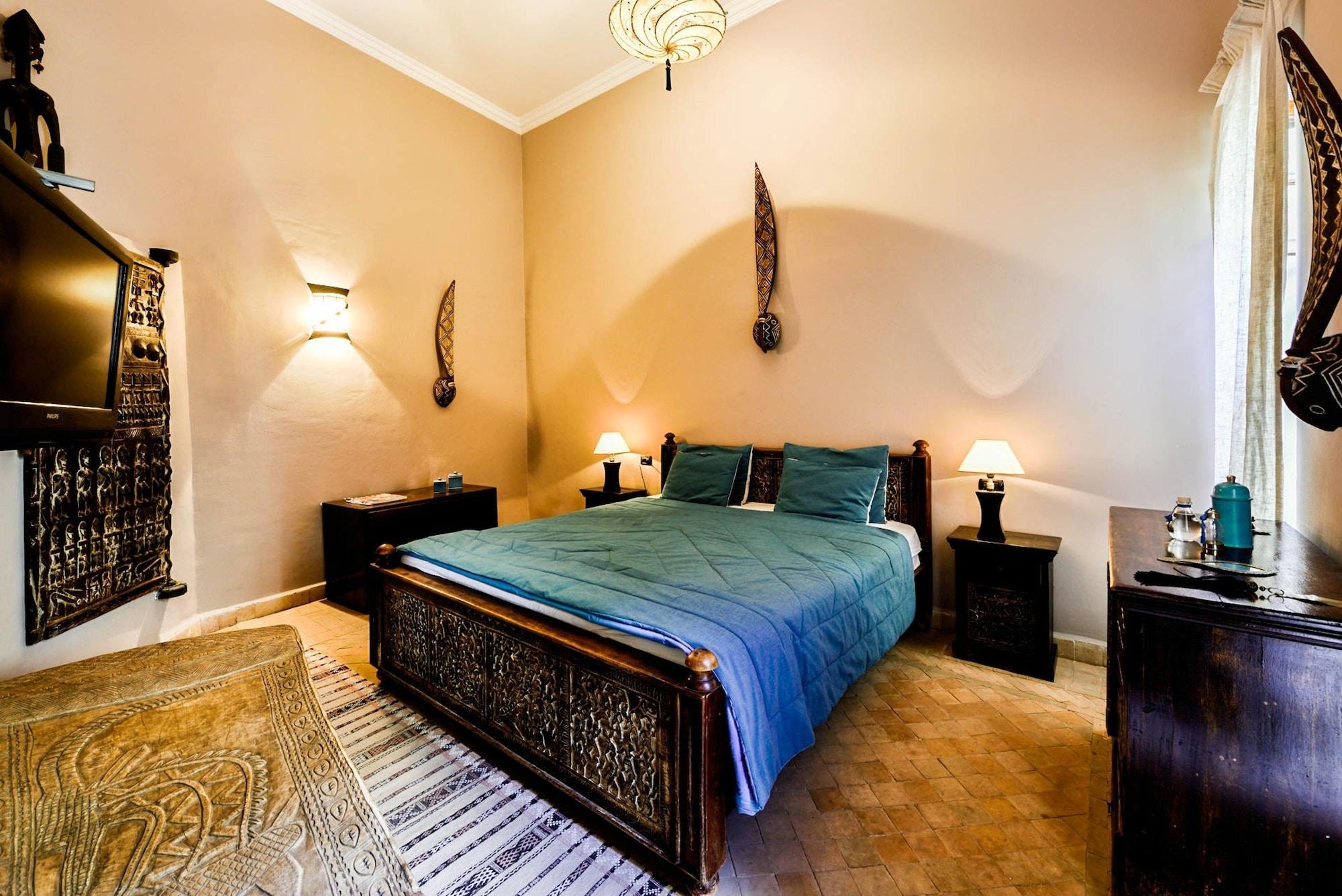 Les Ammonites And Riad