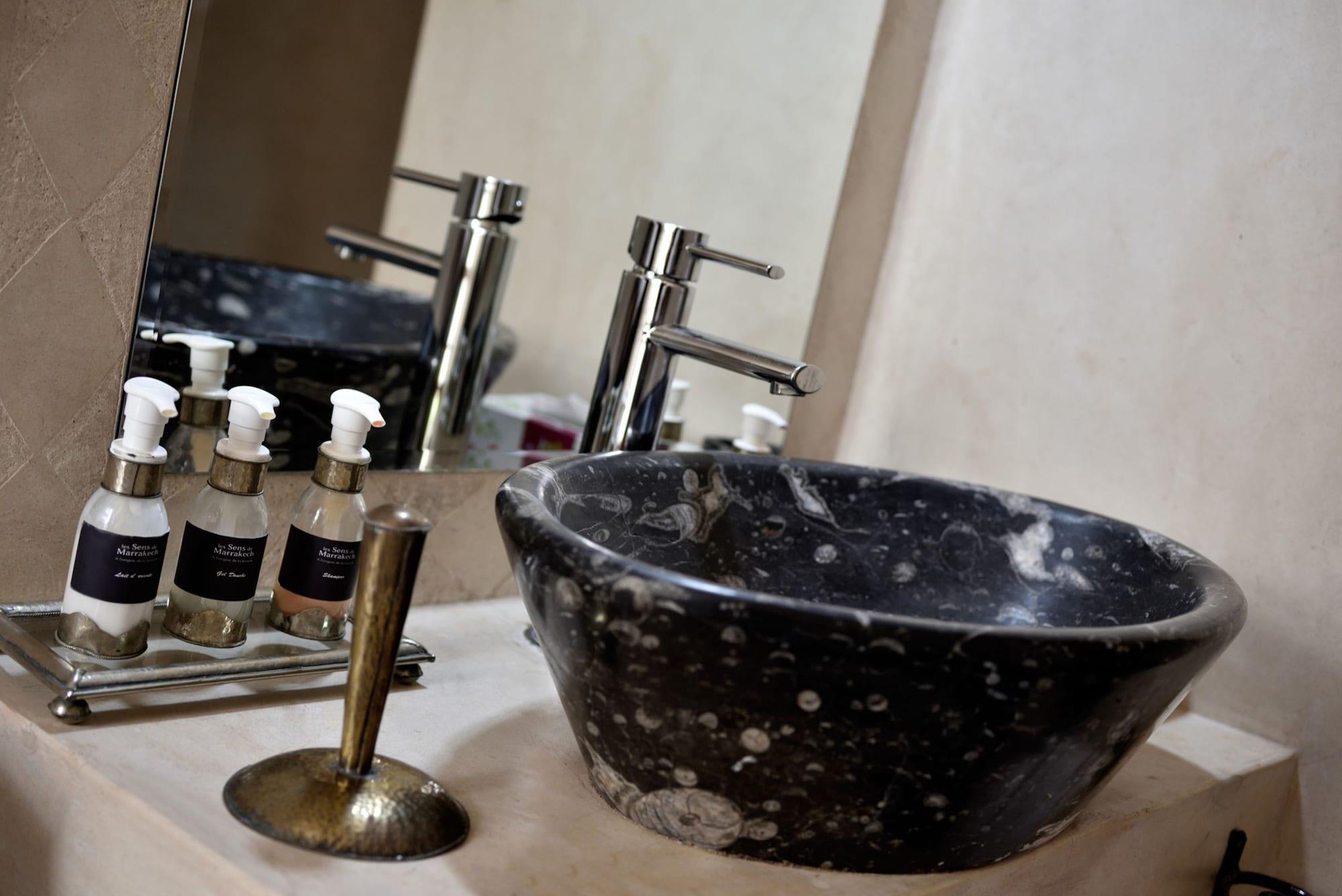 Les Ammonites And Riad