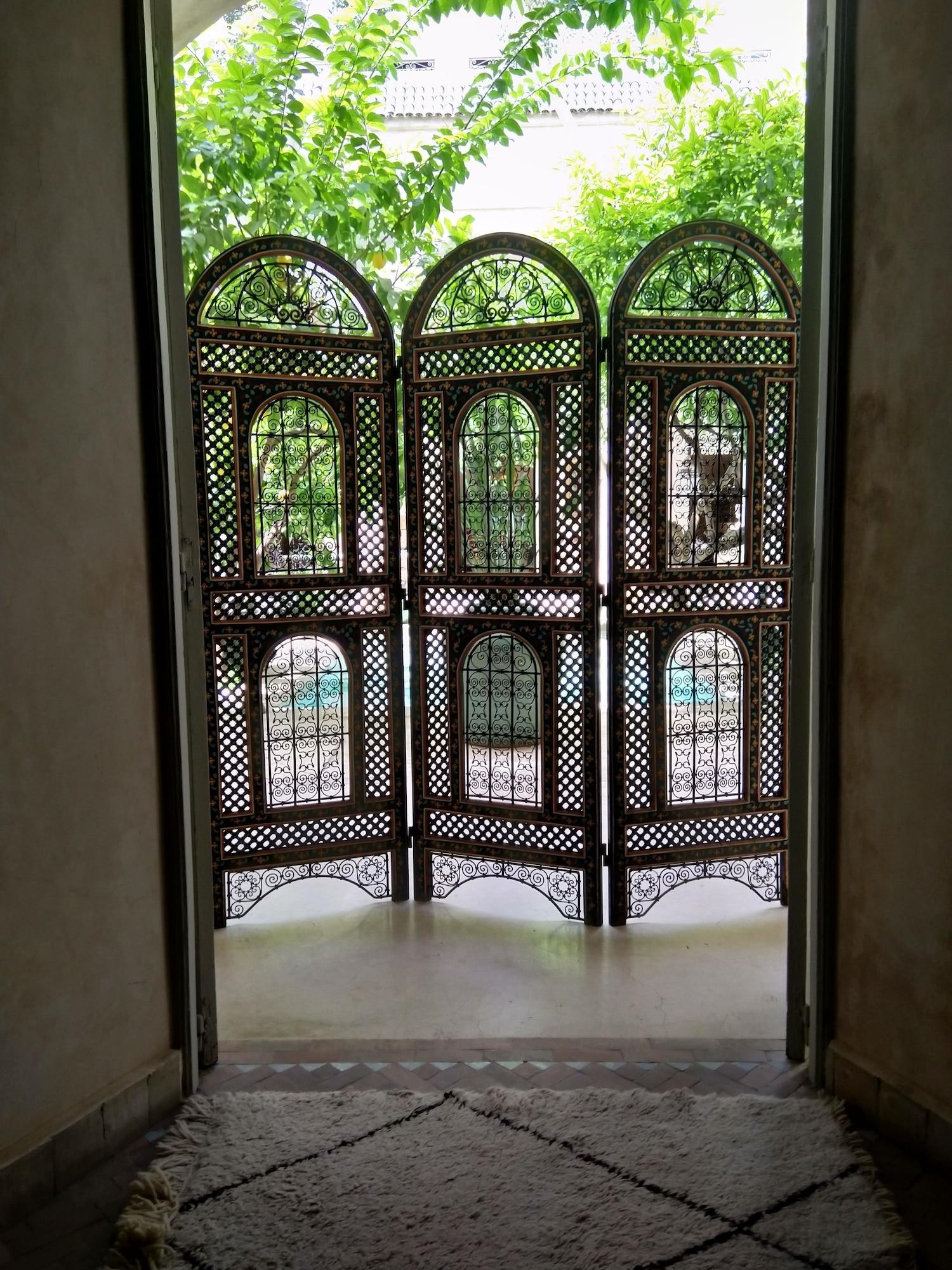 Emberiza Sahari Guest house