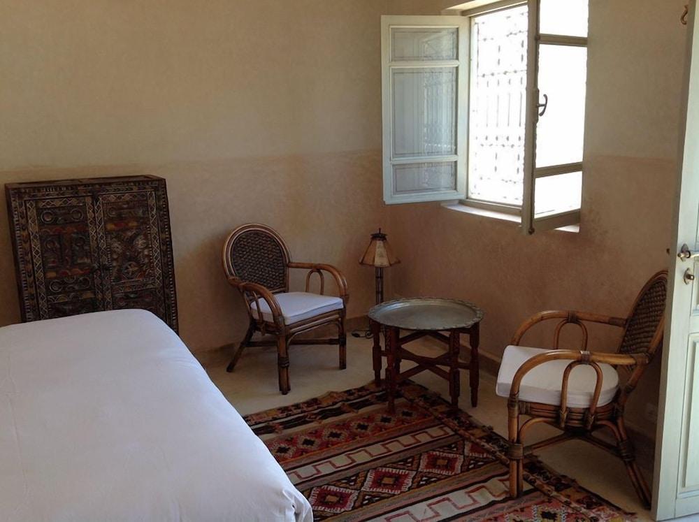 Guest house Emberiza Sahari 4*