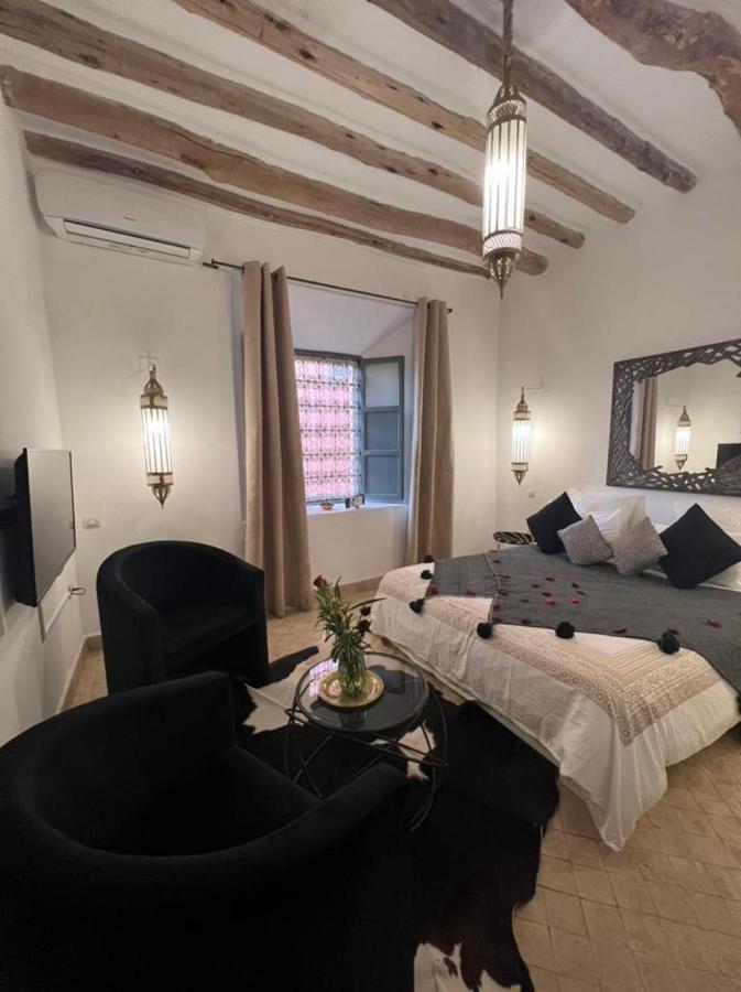 Riad103 Piscine Chauffée Sur Le Rooftop, Jacuzzi Hot&hammam Massage Riad *