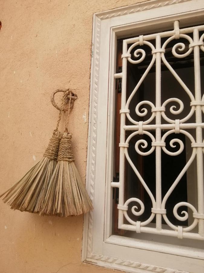 Laksour Hostel *