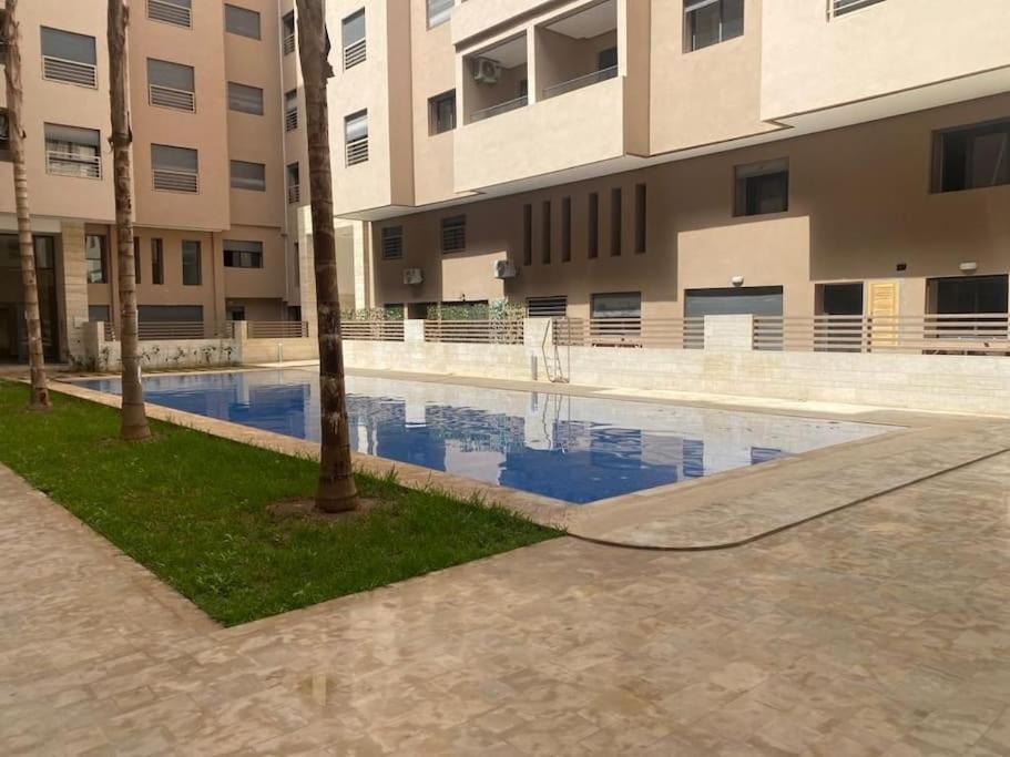 Et Bien Equipe Avec Piscine Apartamento *