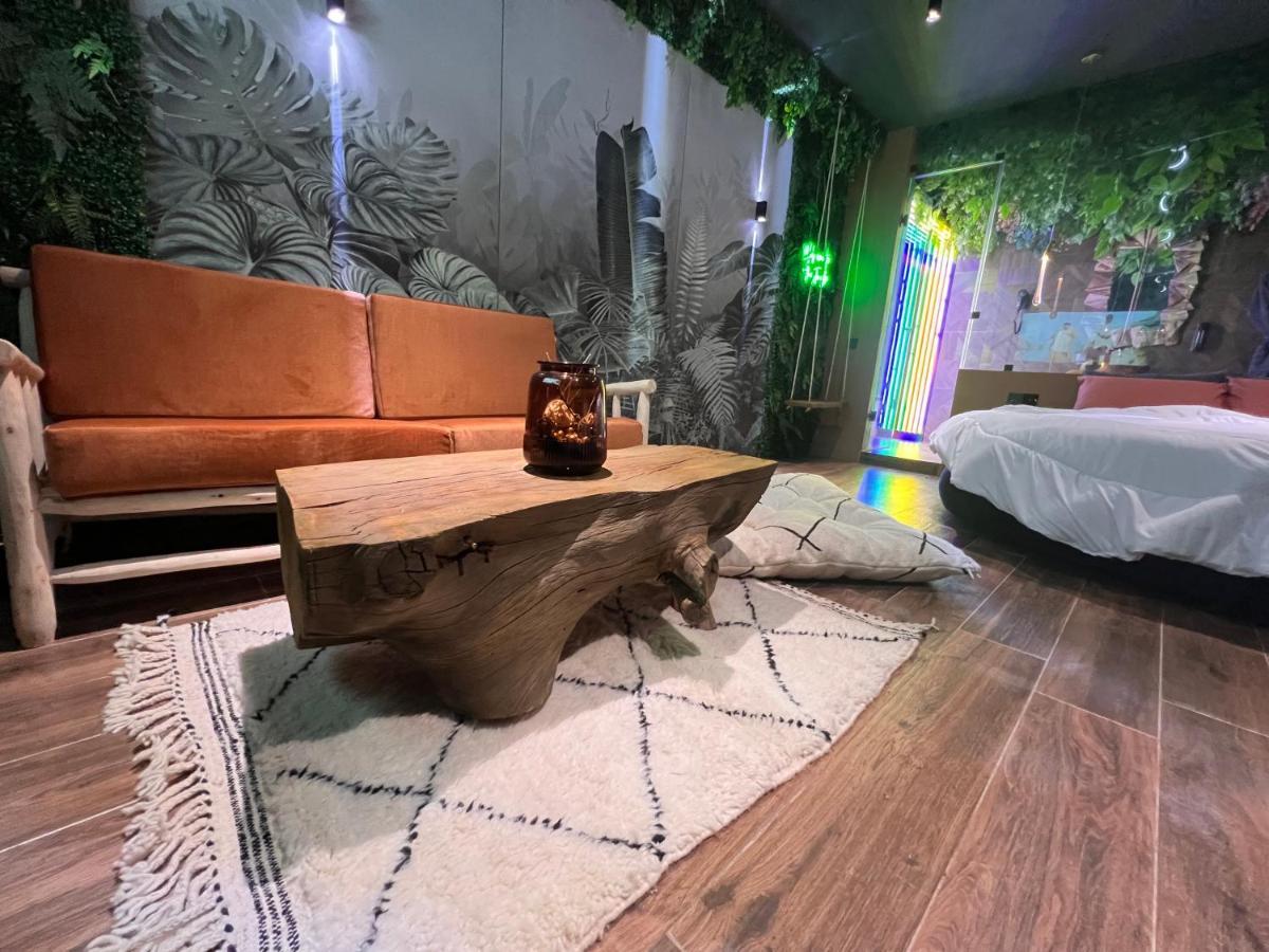 Acomodação com café da manhã  Jungle Au Centre De Marrakech Avec Jacuzzi ! *