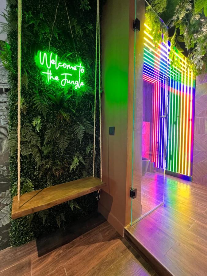Acomodação com café da manhã  Jungle Au Centre De Marrakech Avec Jacuzzi !