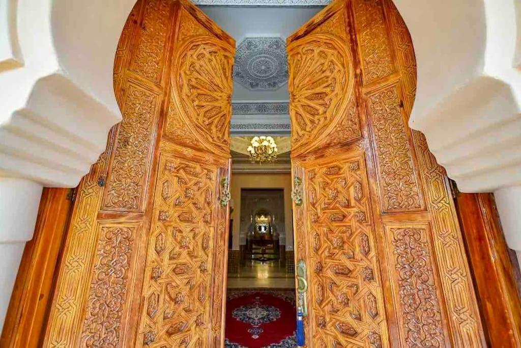 Palais Azale Pousada