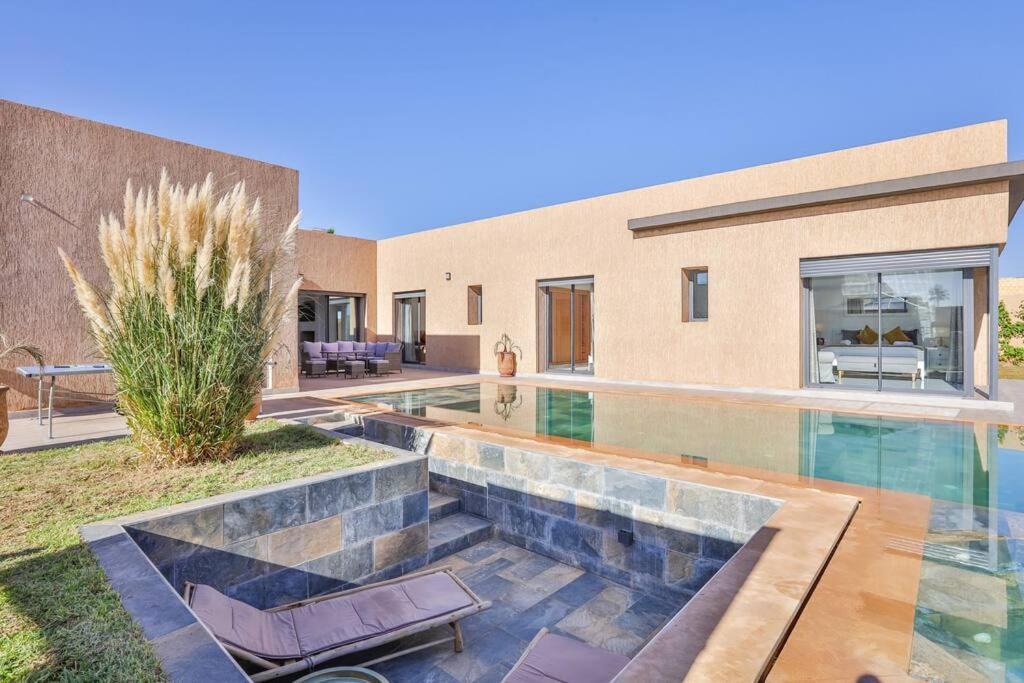 Sakina, Piscine Chauffee, Ping-pong, Cuisiniere Villa Marrakesh