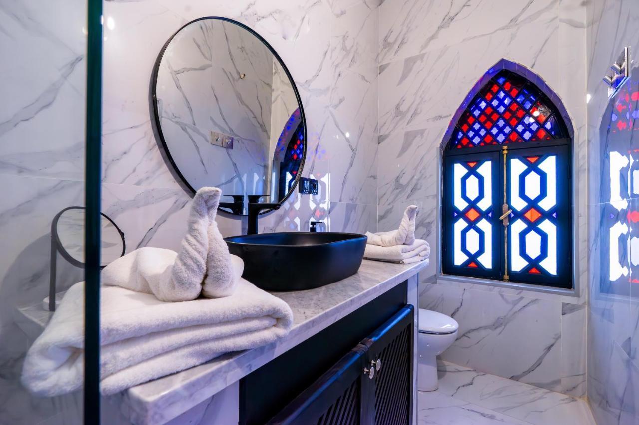 The Grand And Riad *