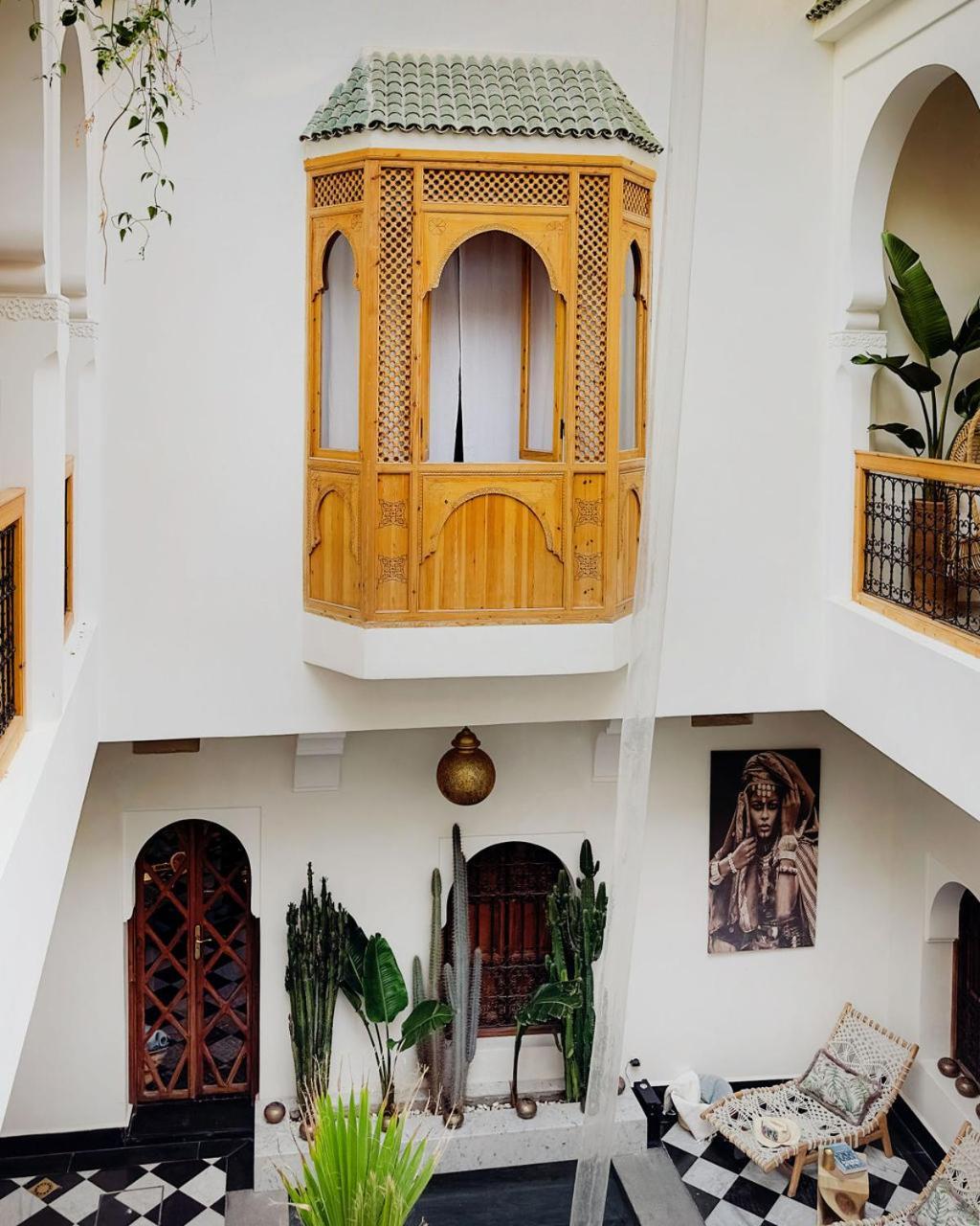 Lallabaya *