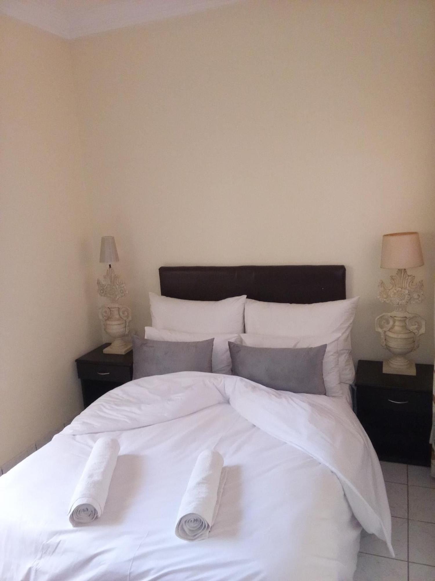 Nelya Guest house *