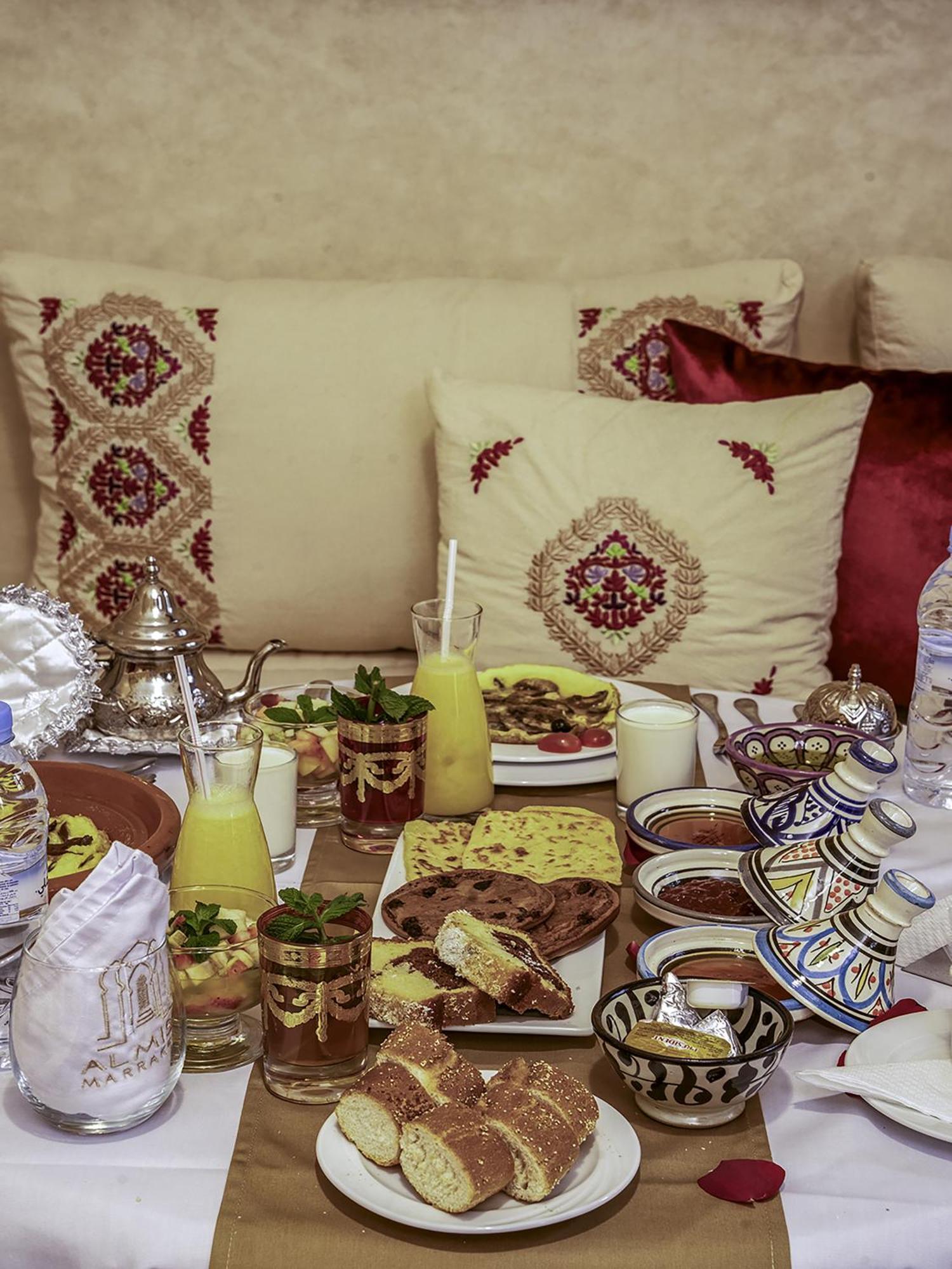 Guest house Almisk *