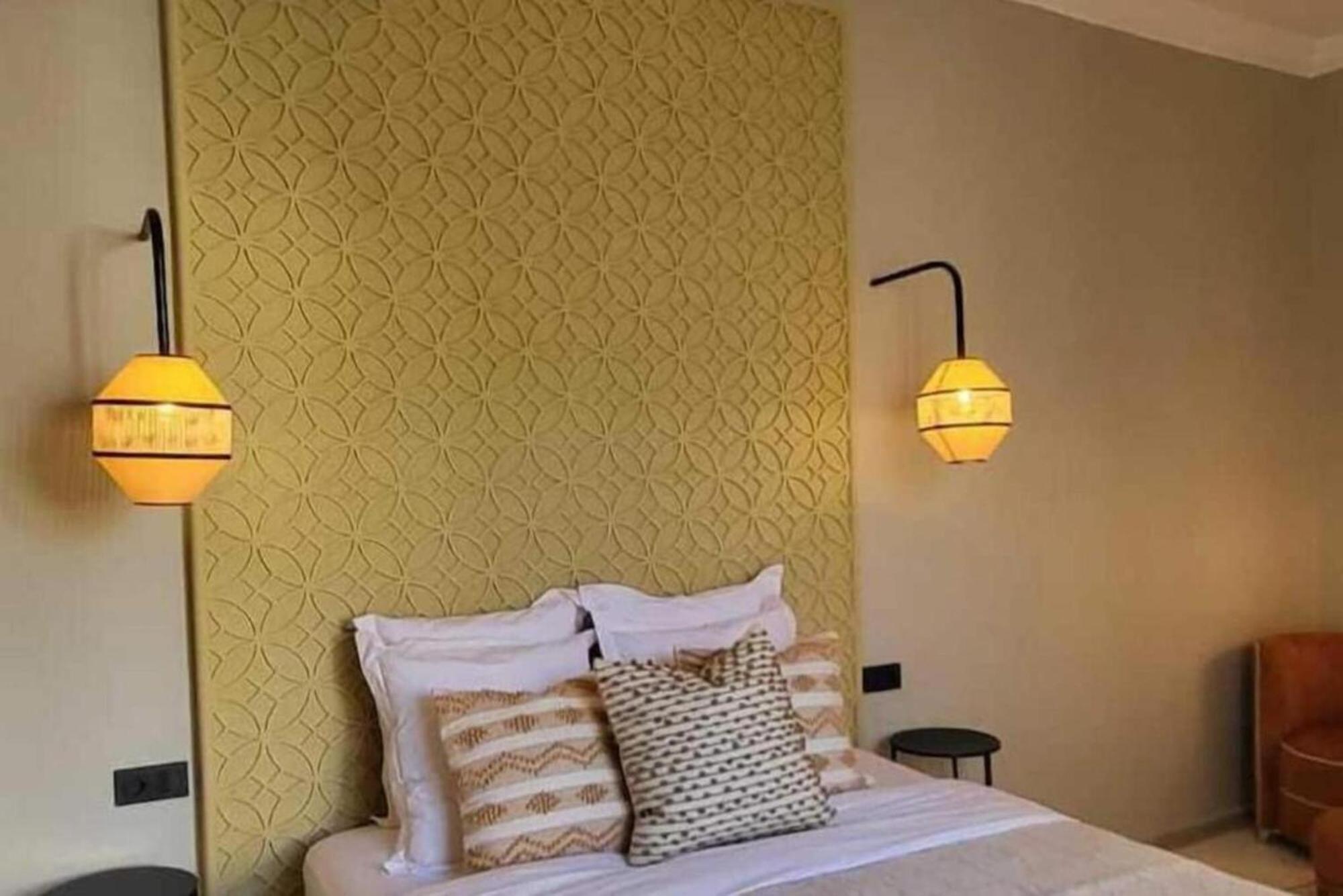& By Xo-riad Riad *