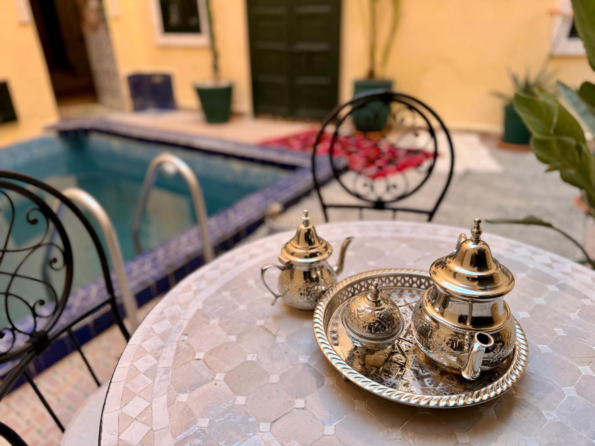 Sanwa Riad *