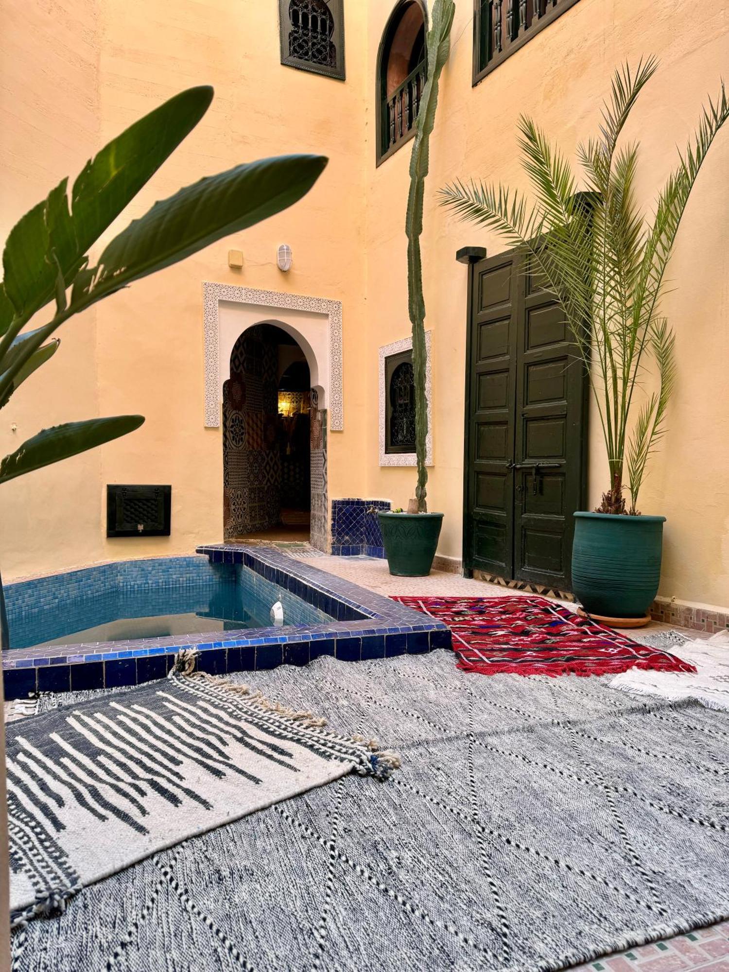 Sanwa Riad *