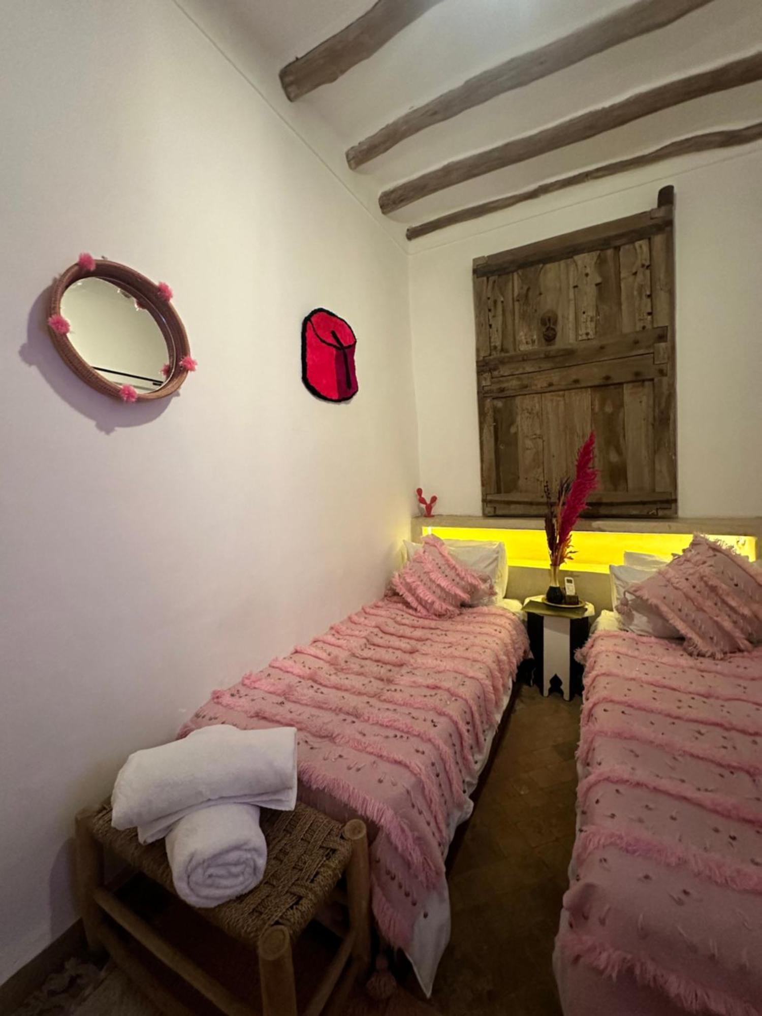 Riad103 Piscine Chauffée Sur Le Rooftop, Jacuzzi Hot&hammam Massage Riad *