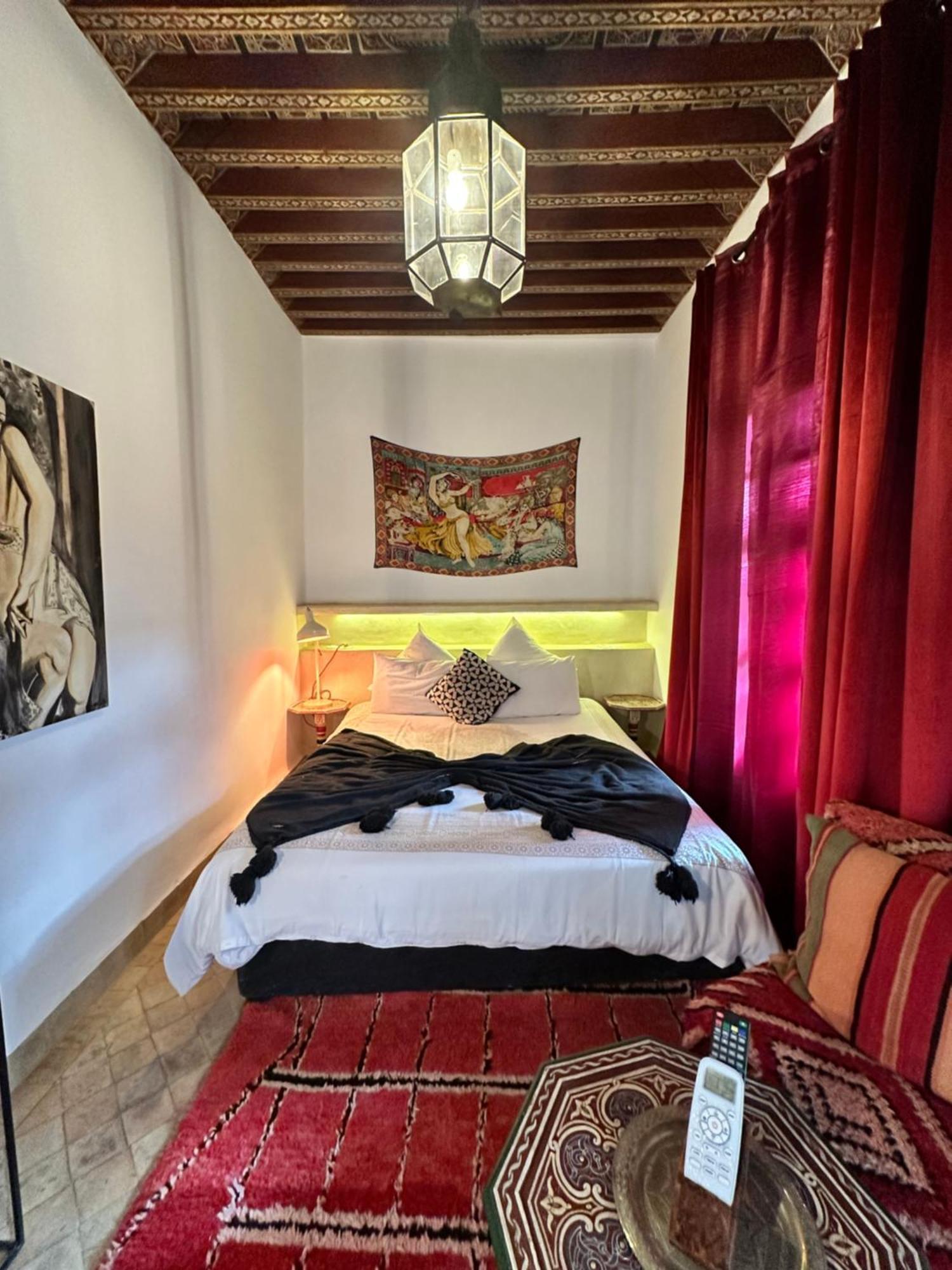 Riad103 Piscine Chauffée Sur Le Rooftop, Jacuzzi Hot&hammam Massage * Marrakesh