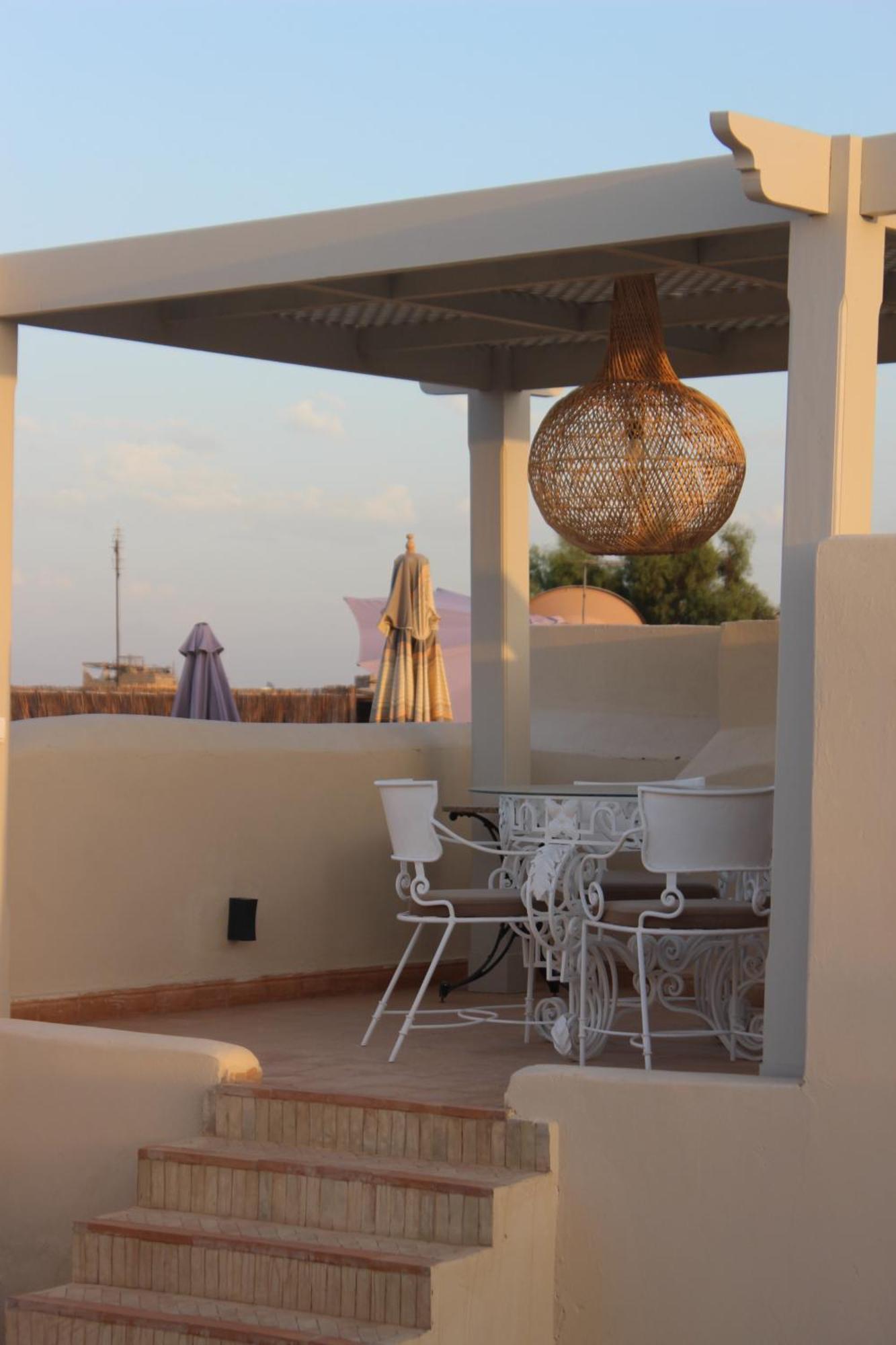 Emberiza Sahari Guest house 4*