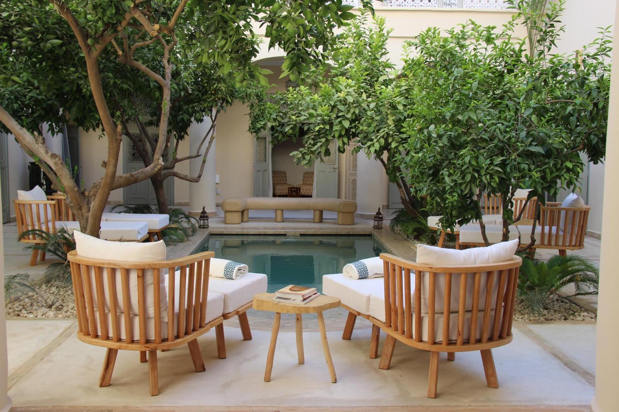 Emberiza Sahari Guest house
