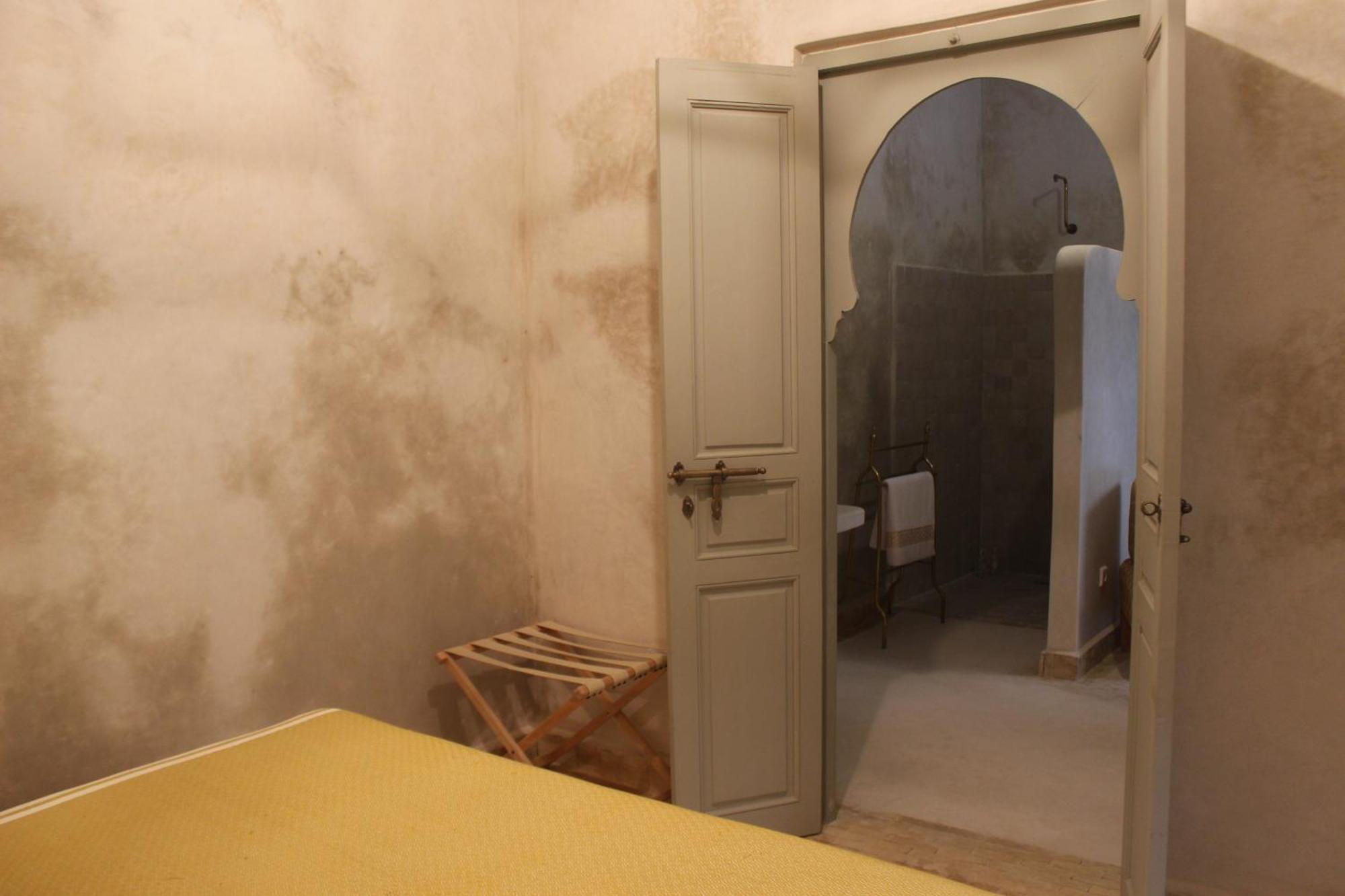 Emberiza Sahari Guest house
