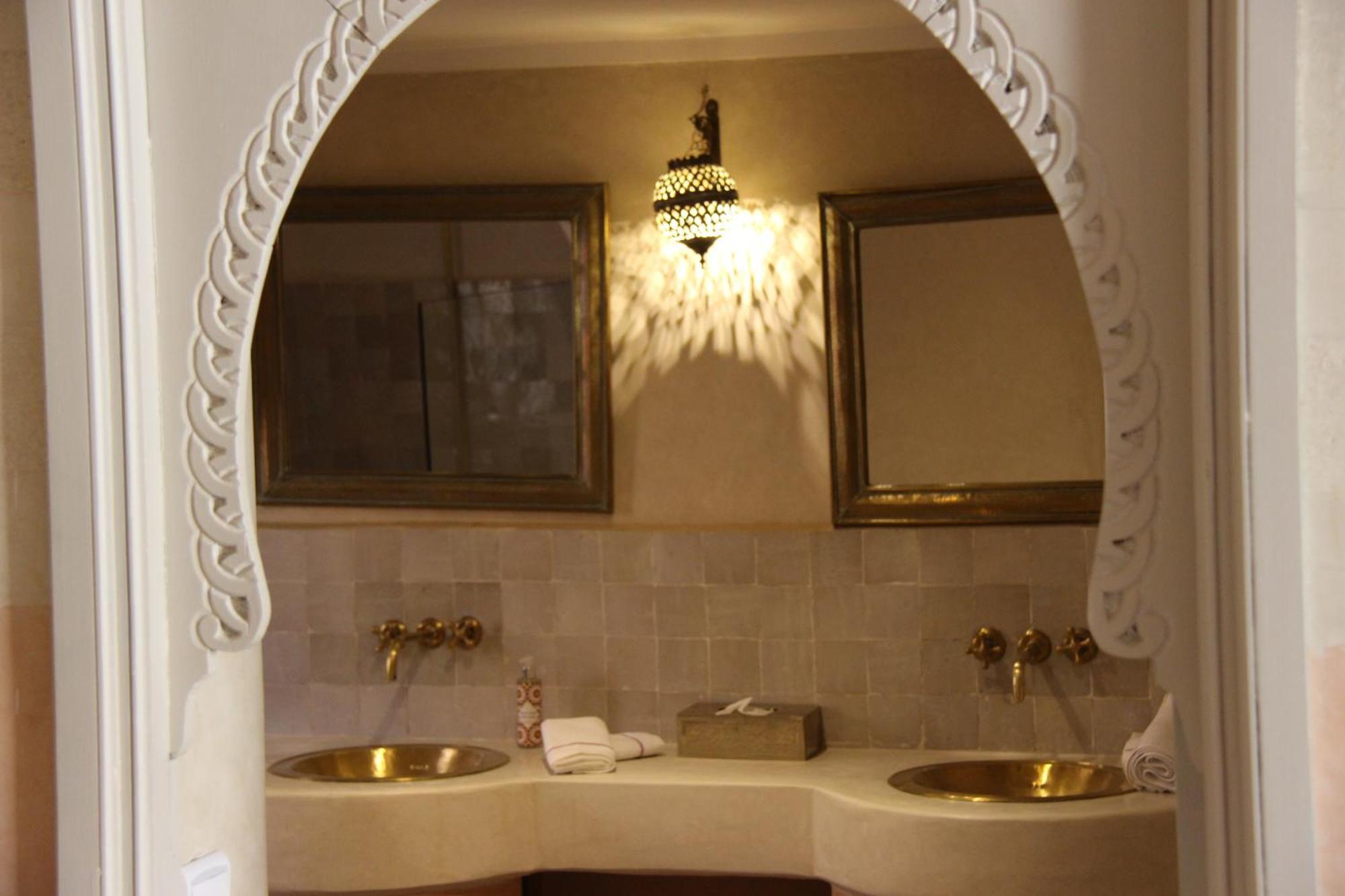 Guest house Emberiza Sahari