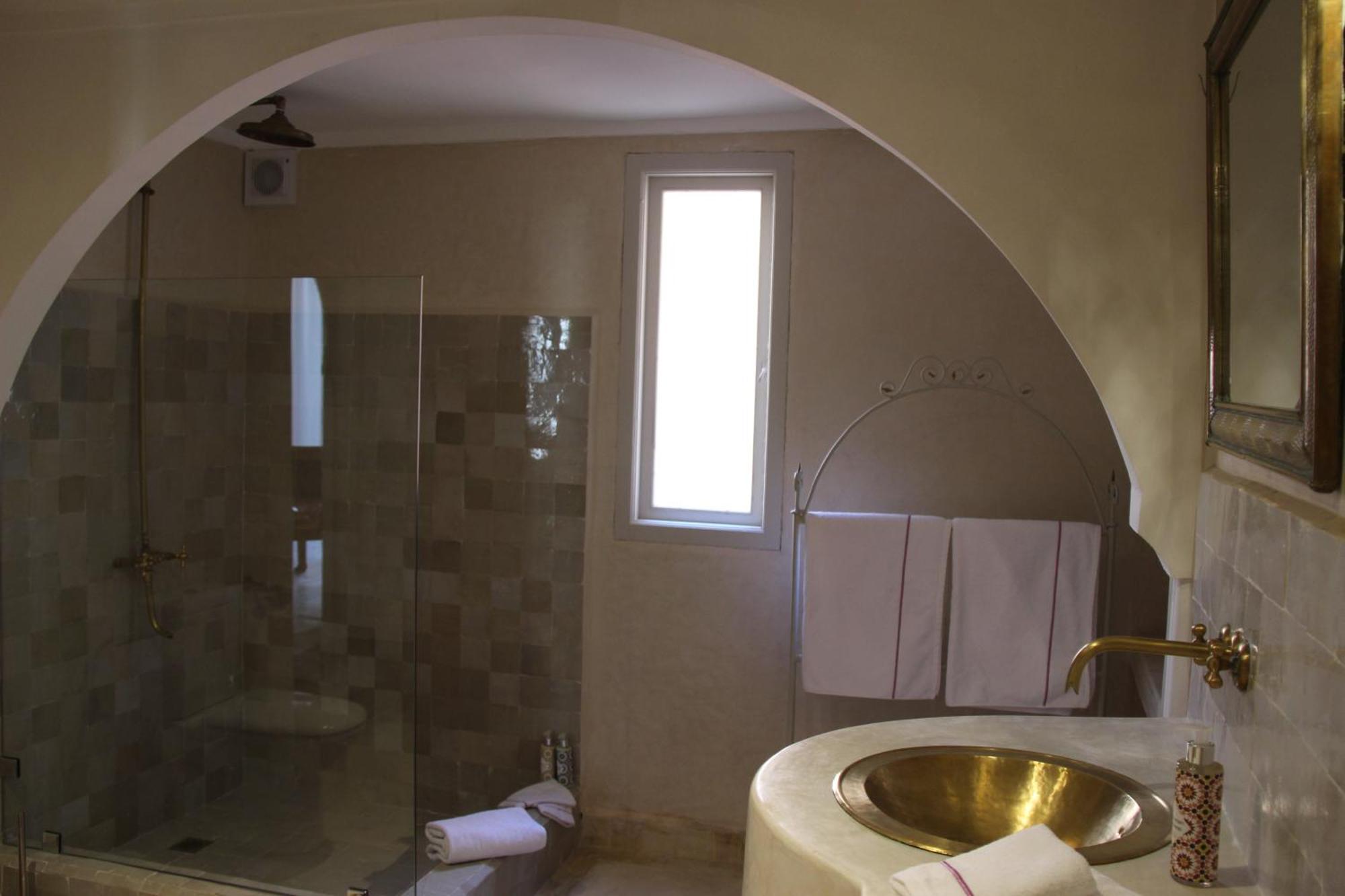 Guest house Emberiza Sahari