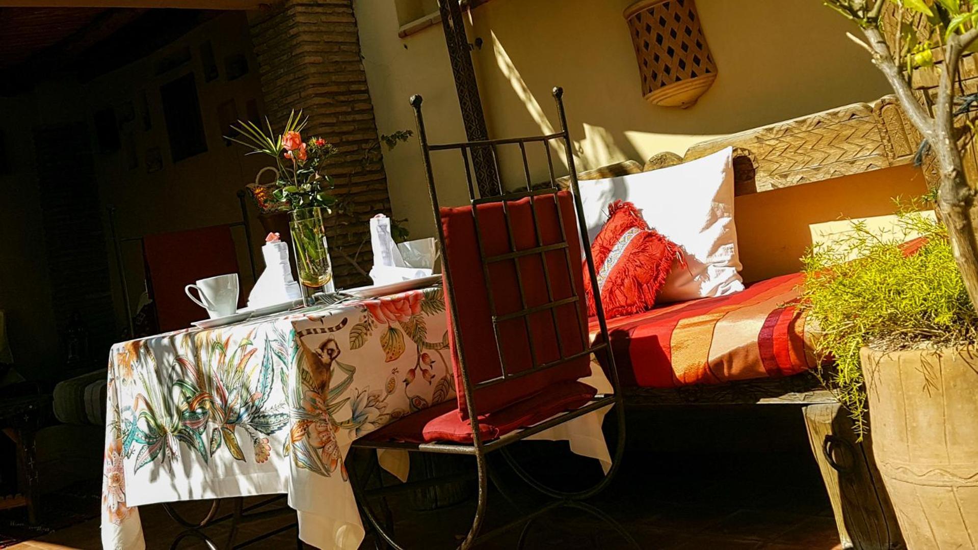 Riad Gallery 49 &