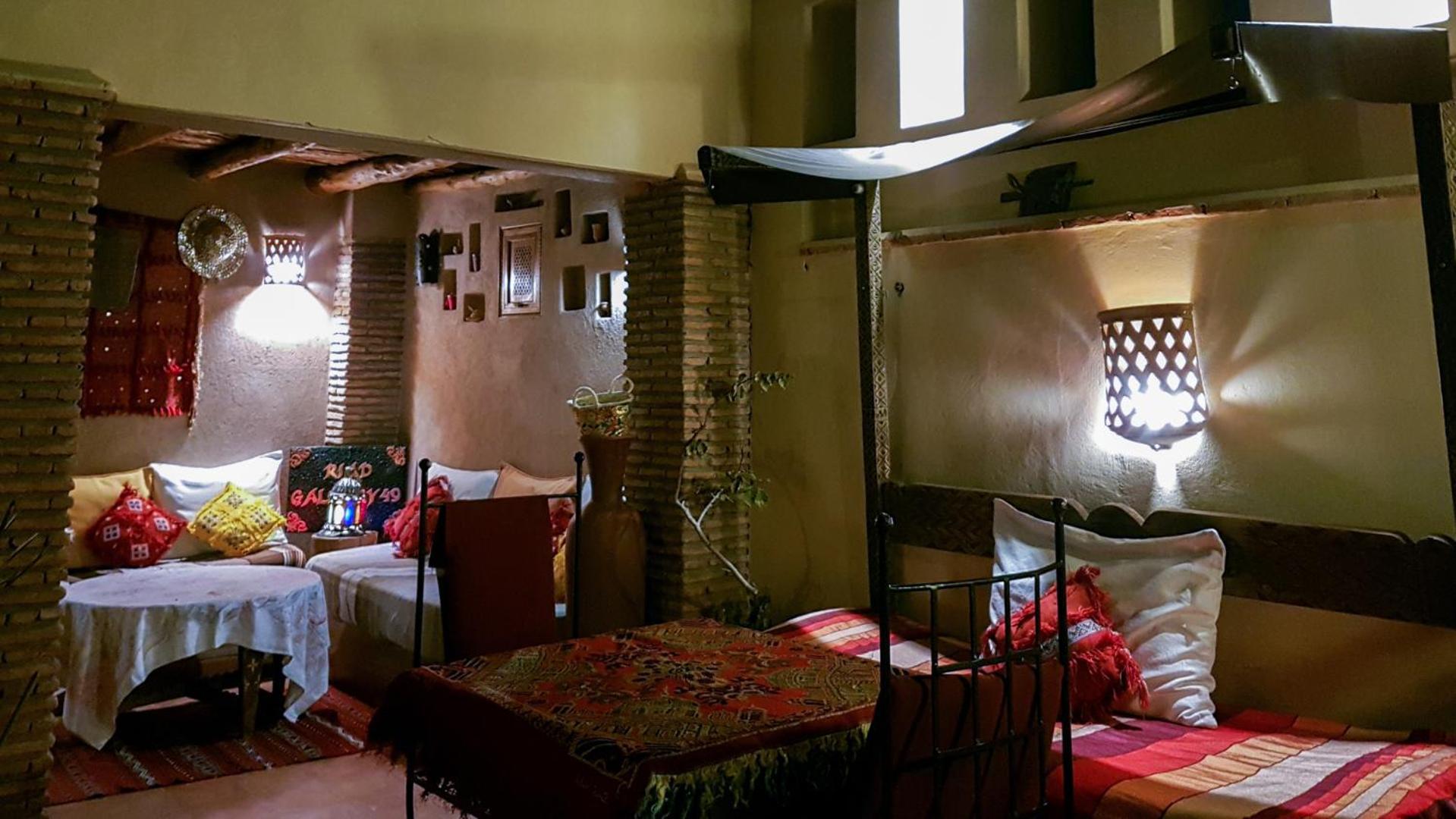 Riad Gallery 49 &