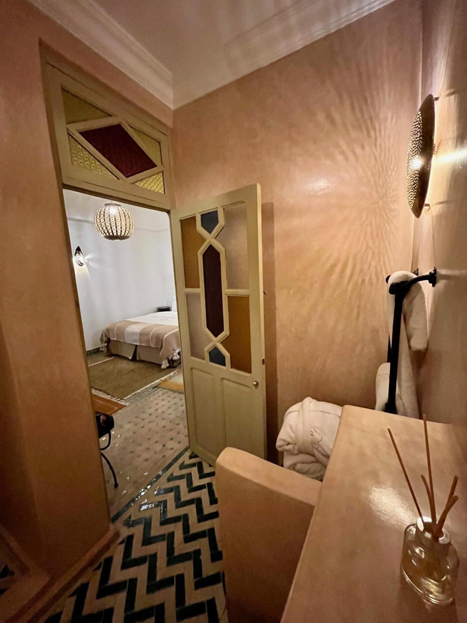 Guest house Ecila 2*