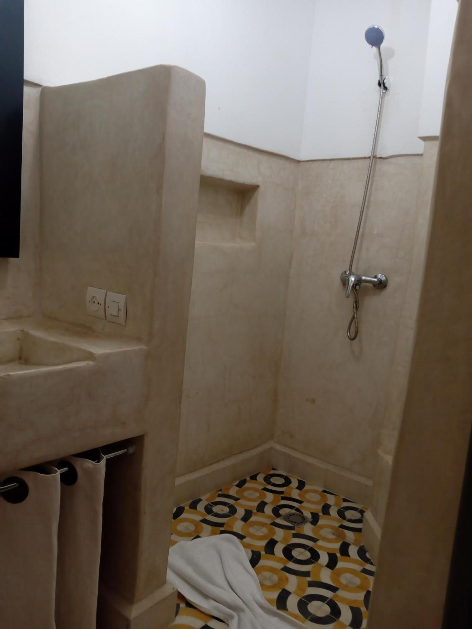 Riad Riad103 Piscine Chauffée Sur Le Rooftop, Jacuzzi Hot&hammam Massage *