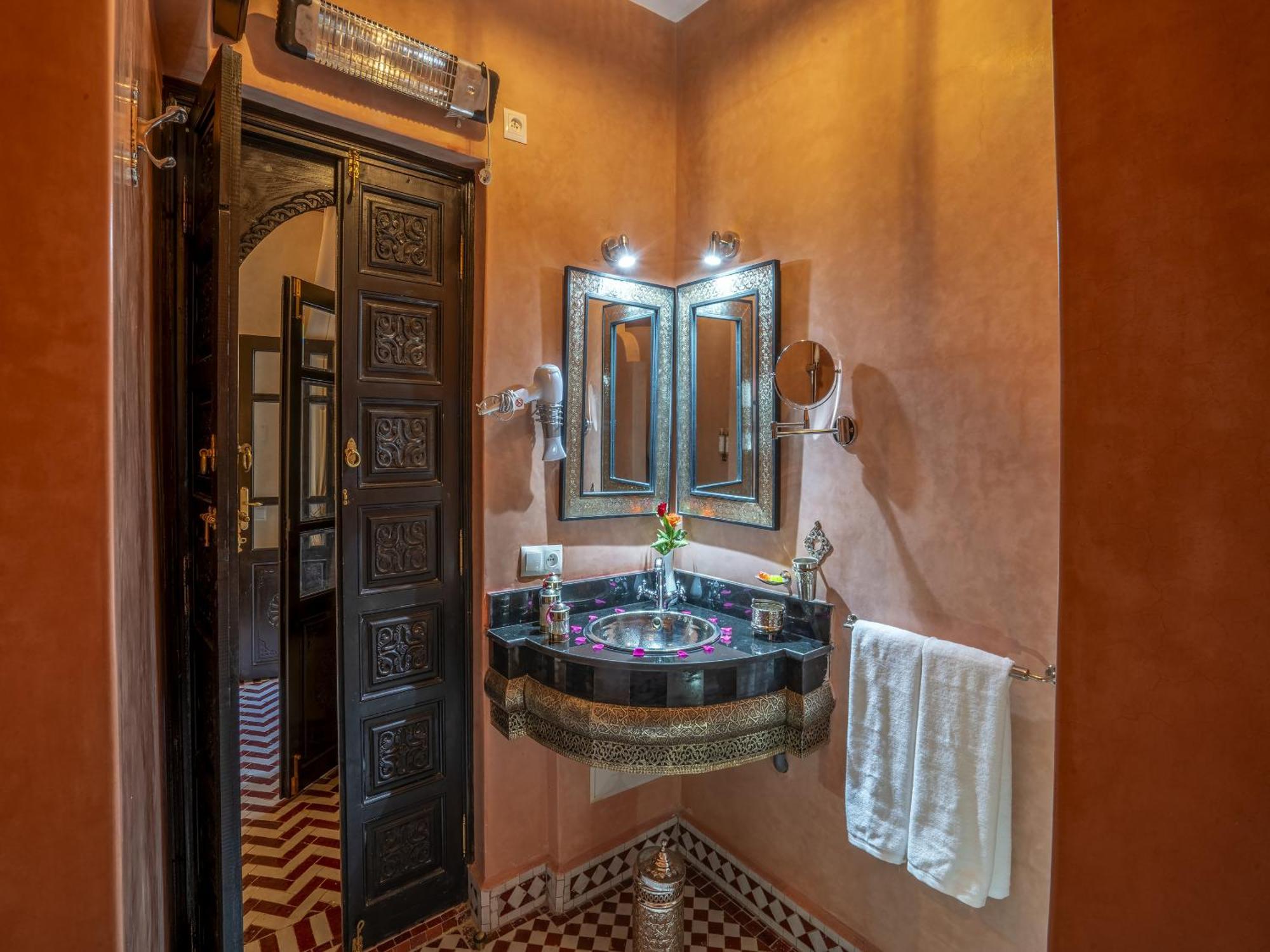Almisk Guest house *